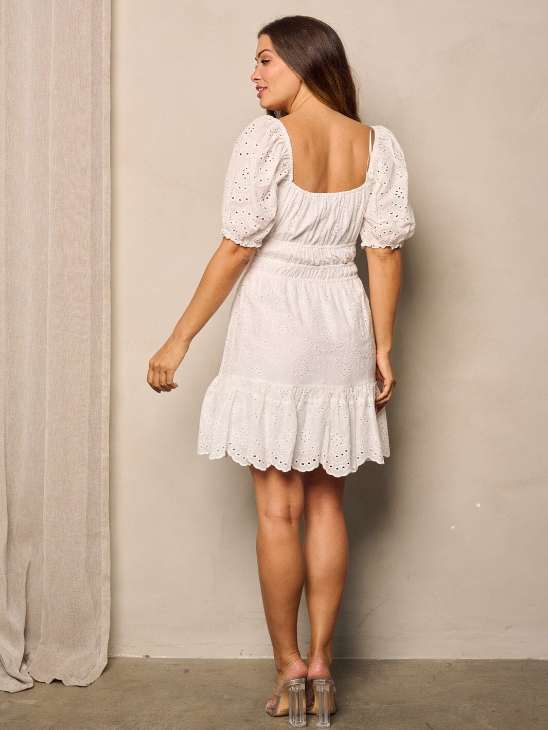 WOMEN'S SHORT SLEEVE TIERED EYELET DETAILED MINI DRESS