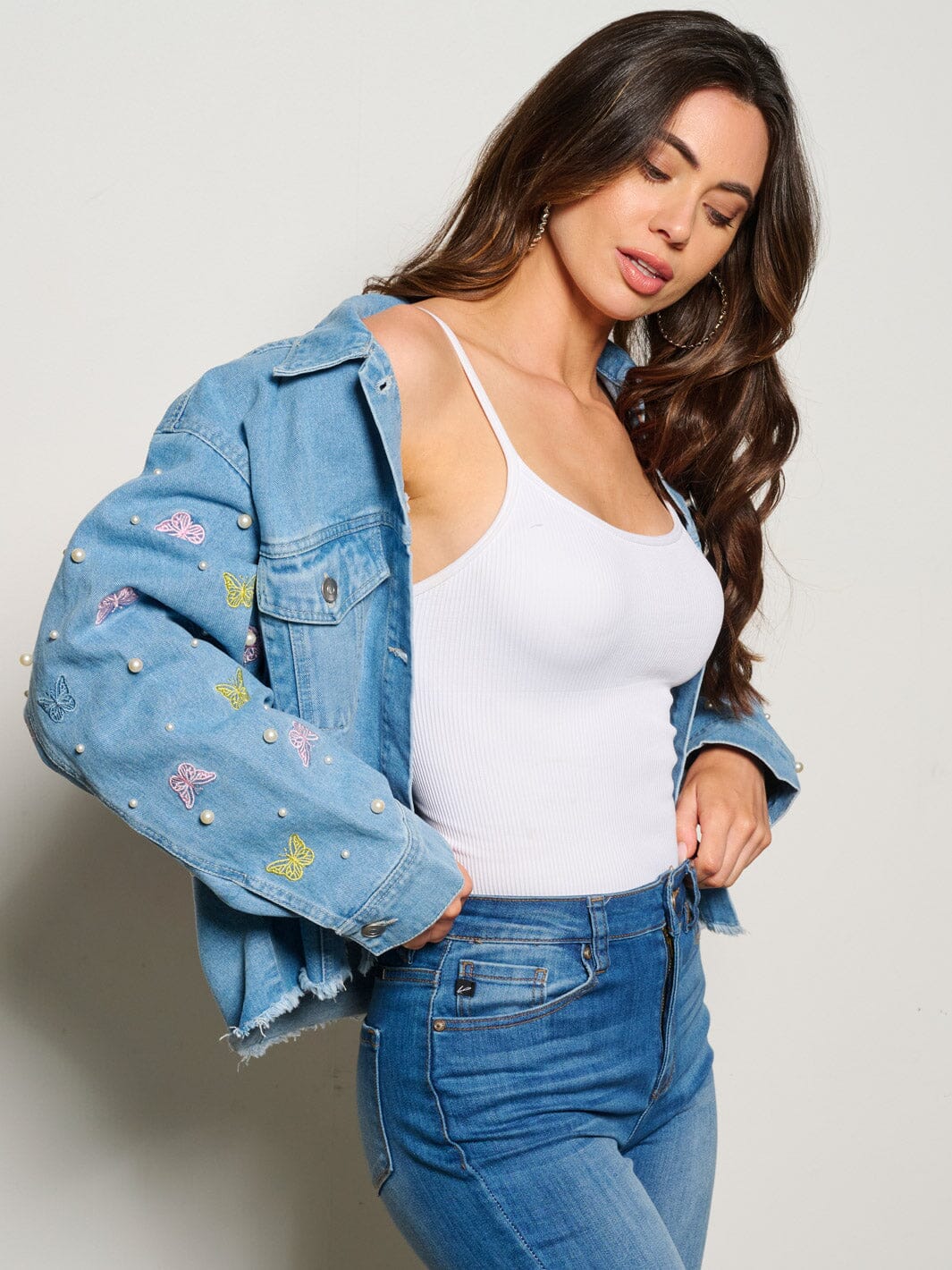WOMEN'S LONG SLEEVE BUTTON CLOSURE BUTTERFLY PEARLS DENIM JACKET