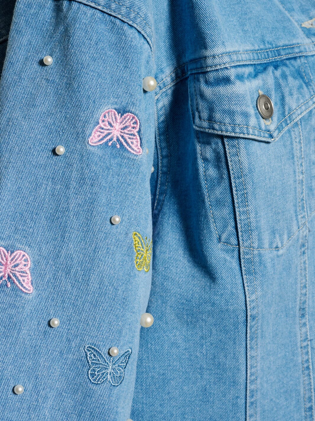 WOMEN'S LONG SLEEVE BUTTON CLOSURE BUTTERFLY PEARLS DENIM JACKET