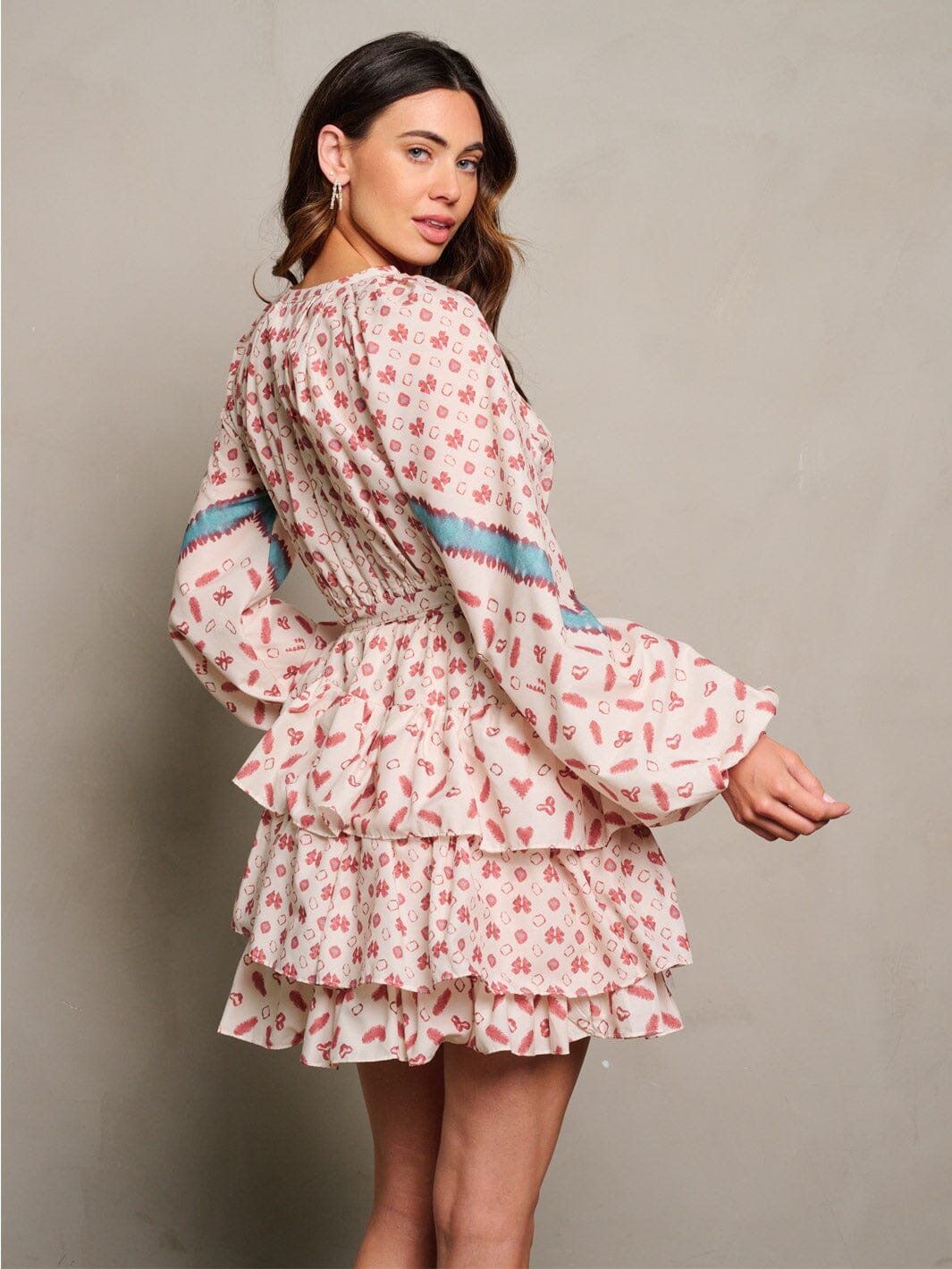 WOMEN'S LONG SLEEVE V-NECK RUFFLE TIERED MULTI PRINT MINI DRESS