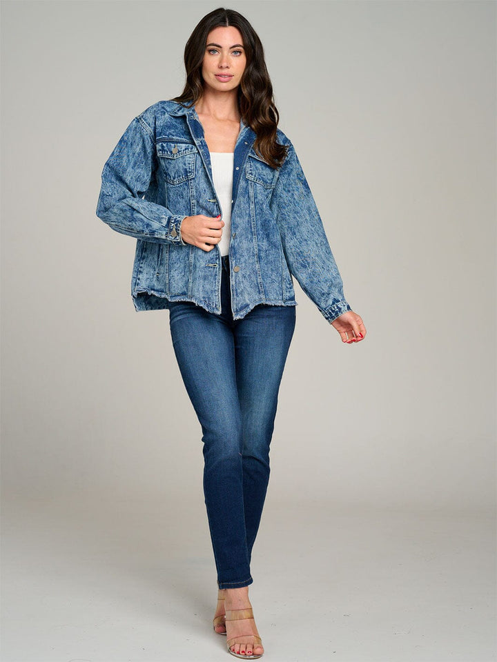 WOMEN'S LONG SLEEVE BUTTON CLOSURE FRONT POCKET WASHED DENIM JACKET