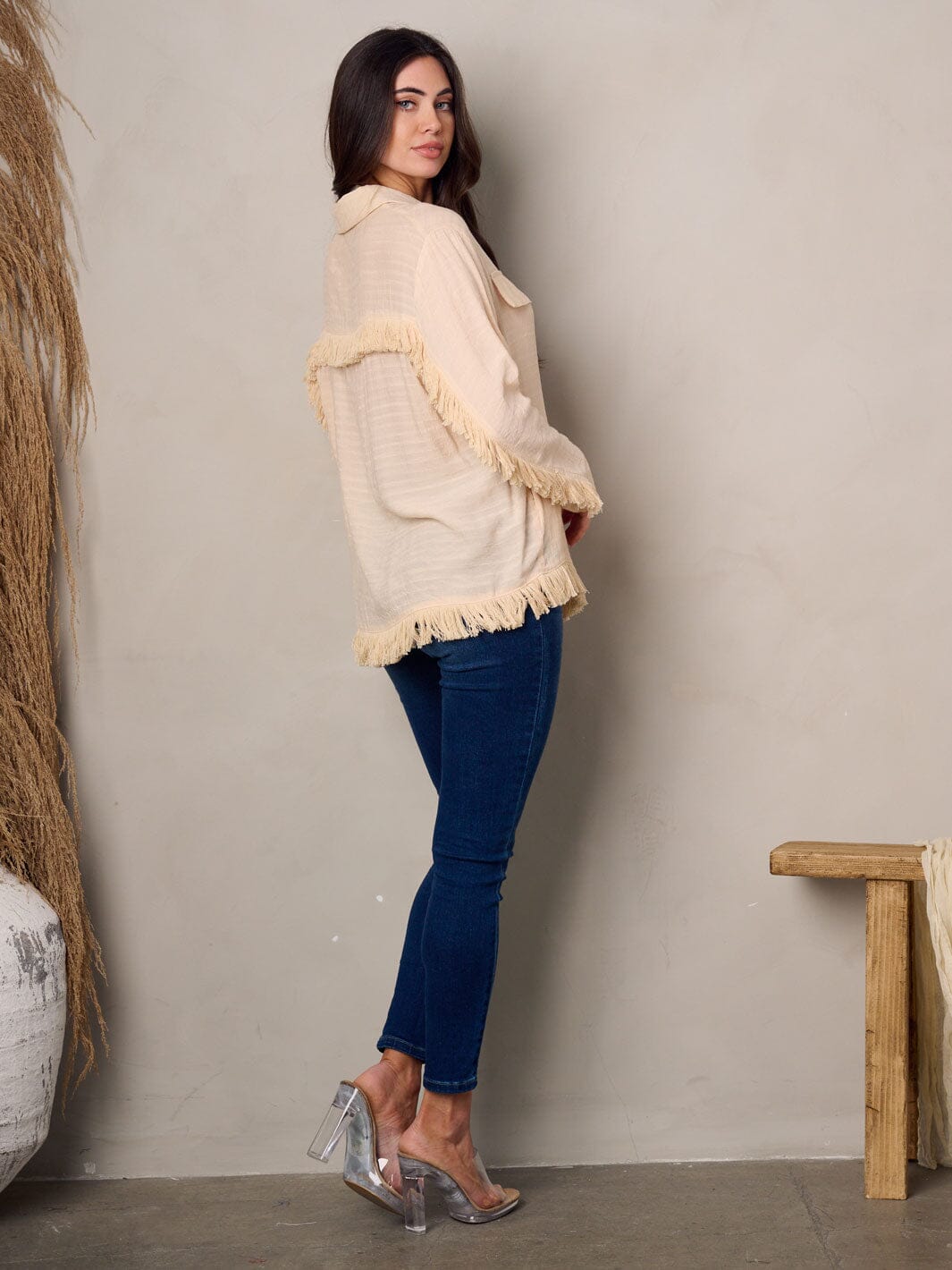 WOMEN'S LONG SLEEVE BUTTON UP RAW BOTTOM HEM TOP