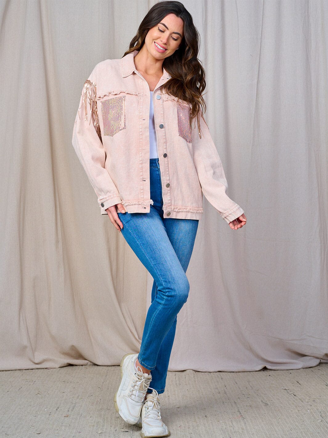 WOMEN'S LONG SLEEVE BUTTON CLOSURE FRONT POCKETS SEQUINS FRINGE DENIM JACKET