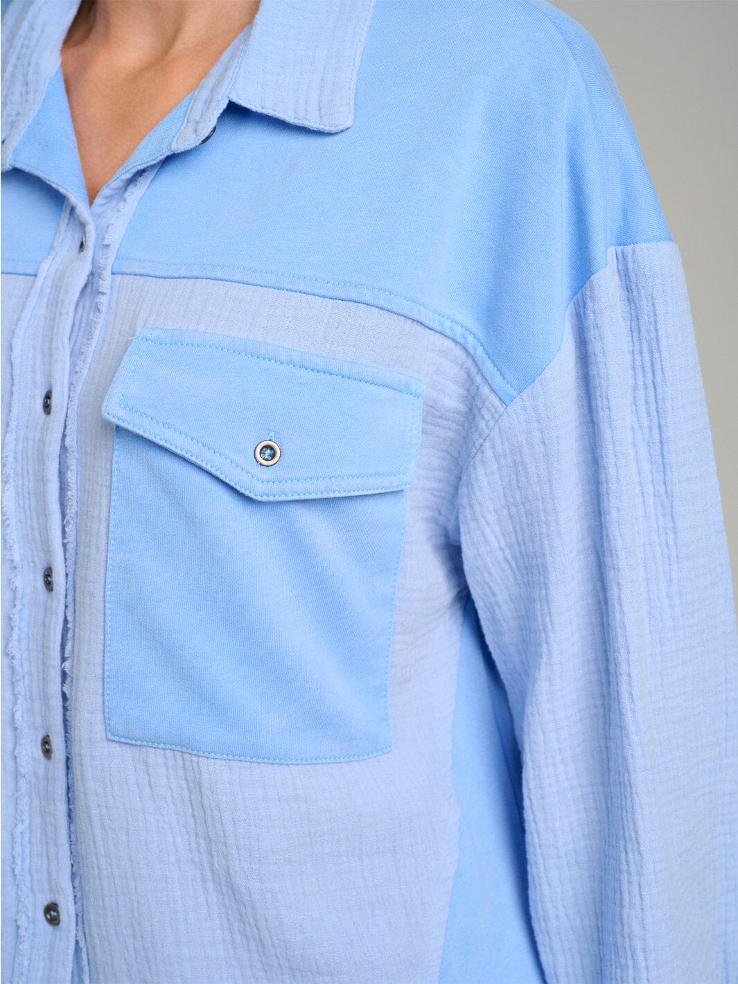 WOMEN'S LONG SLEEVE BUTTON UP FRONT POCKETS HIGH-LOW OVERSIZE TOP