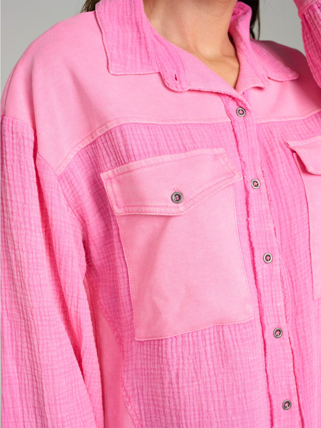 WOMEN'S LONG SLEEVE BUTTON UP FRONT POCKETS HIGH-LOW OVERSIZE TOP