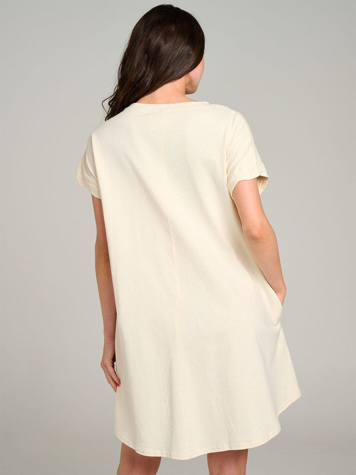 WOMEN'S SHORT SLEEVE FRONT POCKETS GRAPHIC TUNIC MINI DRESS