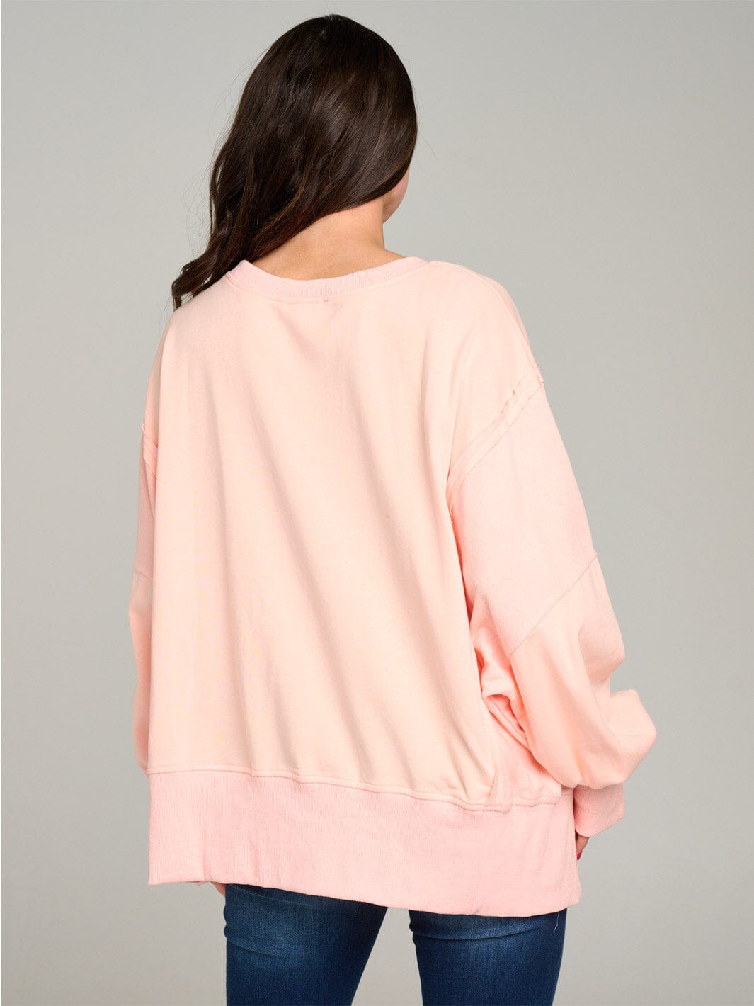 WOMEN'S LONG SLEEVE GRAPHIC HIGH-LOW OVERSIZED TOP