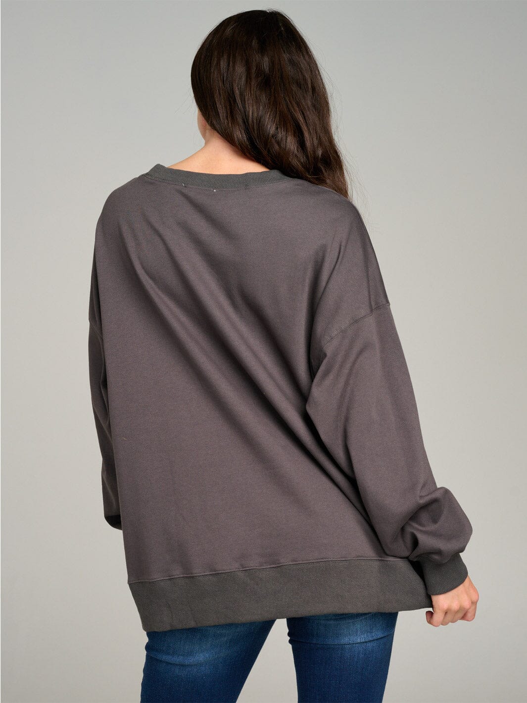 WOMEN'S LONG SLEEVE STUDS GRAPHIC PULLOVER SWEATER