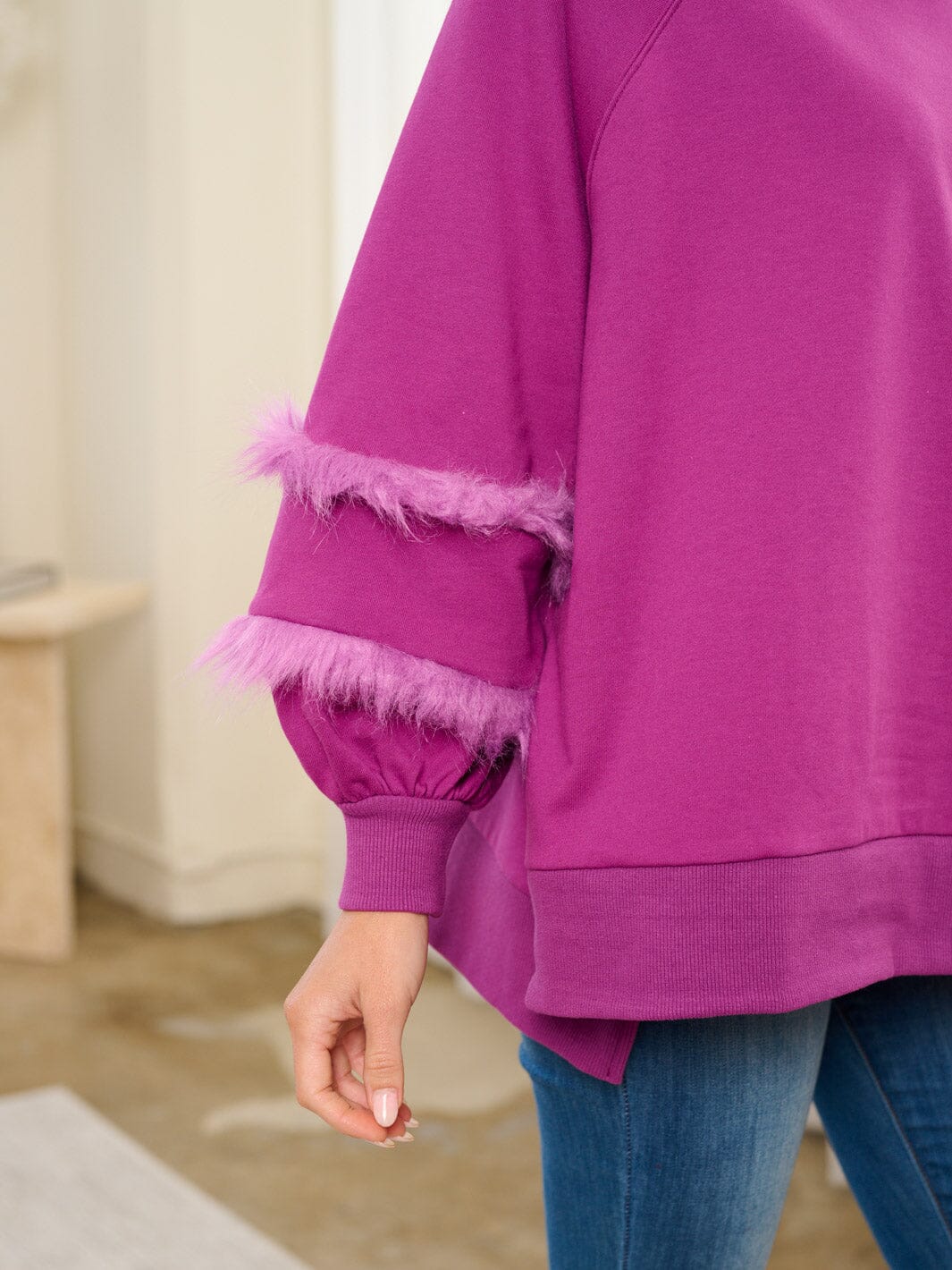 WOMEN'S LONG FEATHER SLEEVE OVERSIZED HIGH-LOW TOP