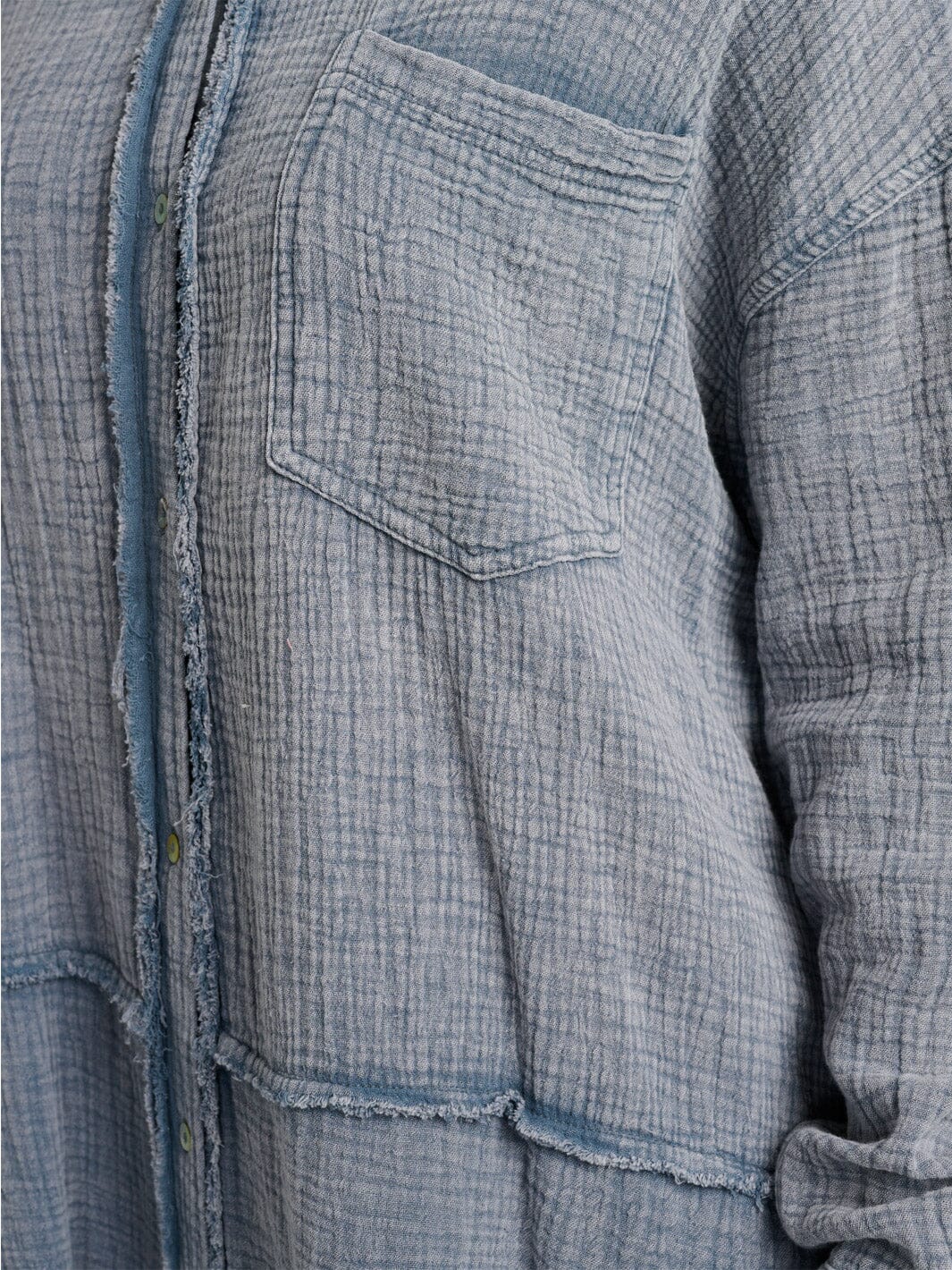 WOMEN'S LONG SLEEVE BUTTON UP FRONT POCKET OVERSIZED WASHED TOP