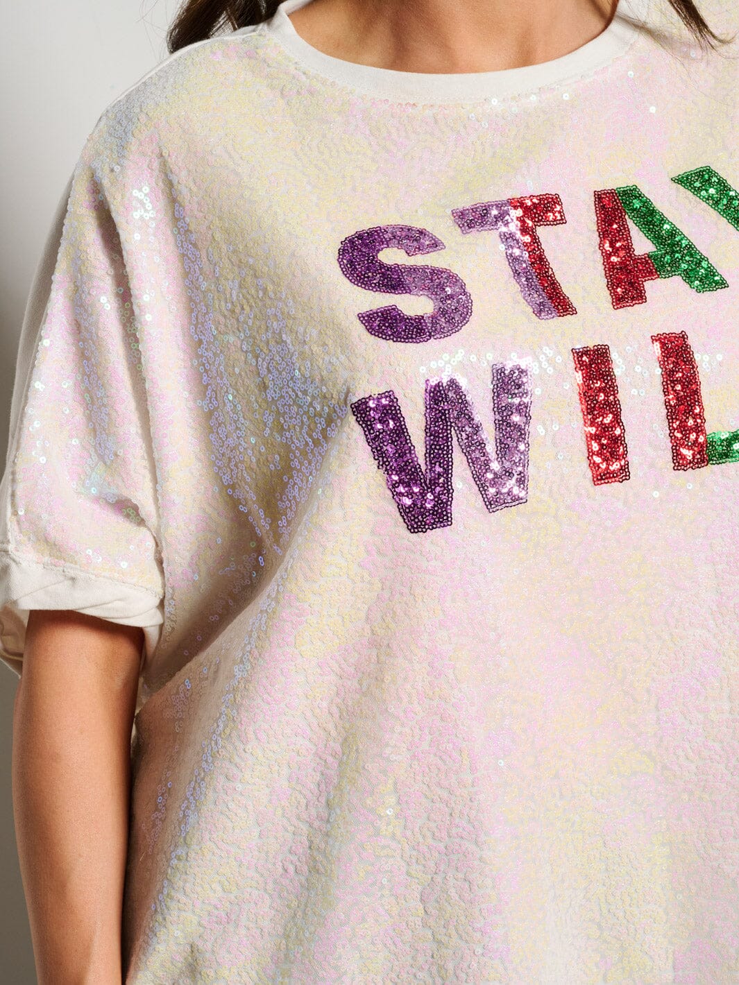 WOMEN'S SHORT SLEEVE STAY WILD SEQUINS GRAPHIC BLOUSE TOP