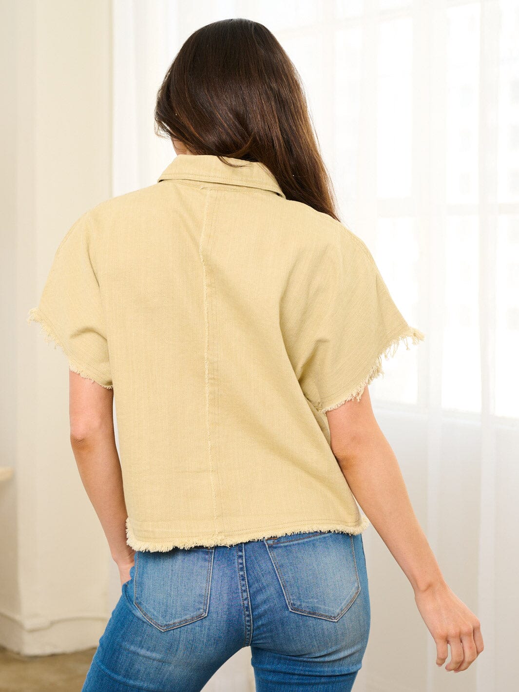 WOMEN'S SHORT SLEEVE BUTTON CLOSURE FRONT POCKET DENIM TOP