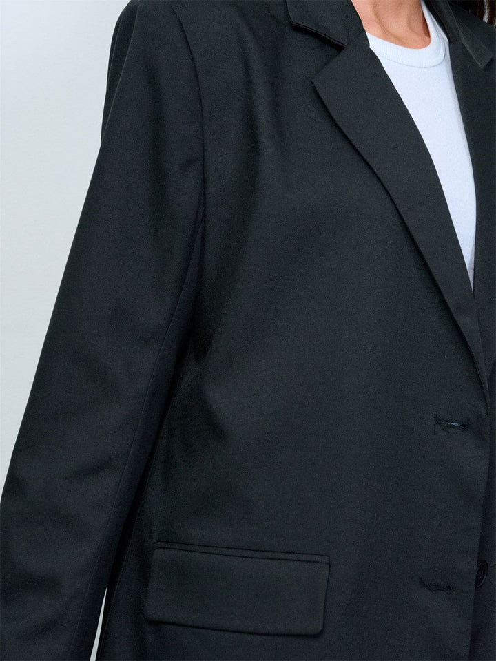 WOMEN'S LONG SLEEVE BUTTON CLOSURE BLAZER