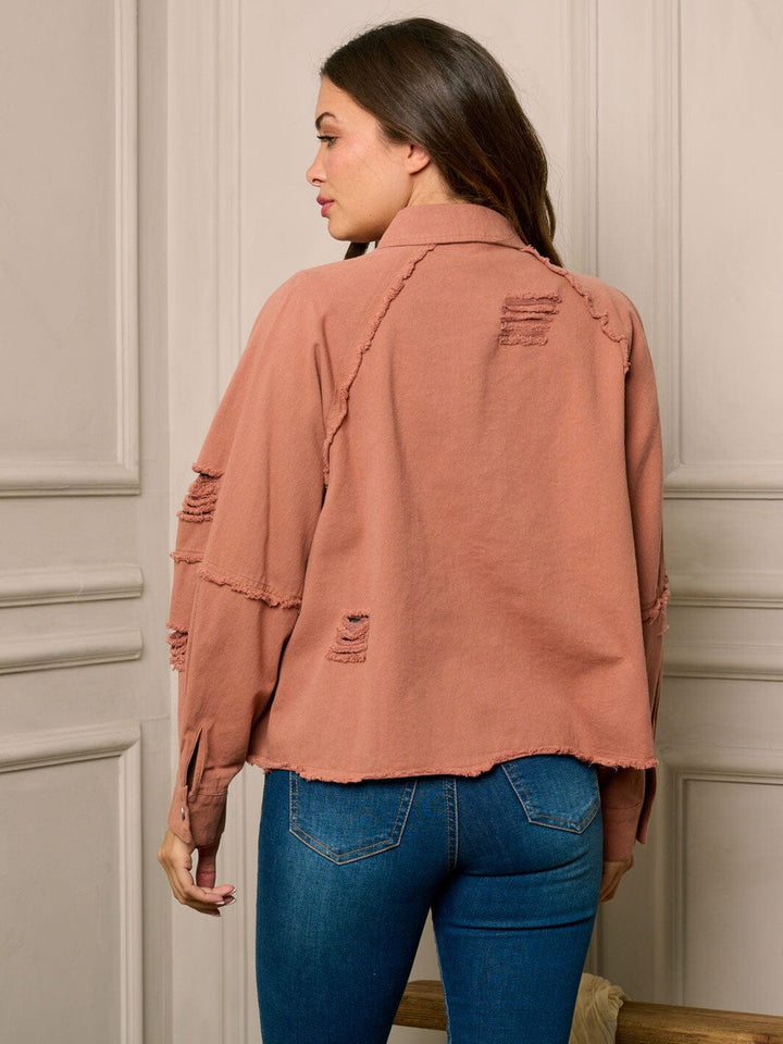 WOMEN'S LONG SLEEVE BUTTON CLOSURE DISTRESS DETAILED DENIM JACKET