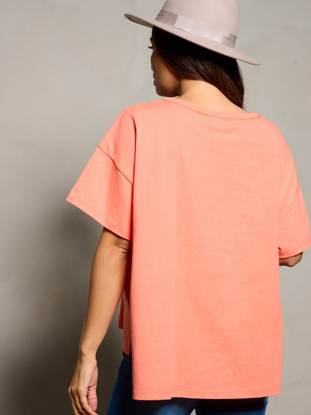 WOMEN'S SHORT SLEEVE STARS DESIGN HIGH-LOW GRAPHIC TOP