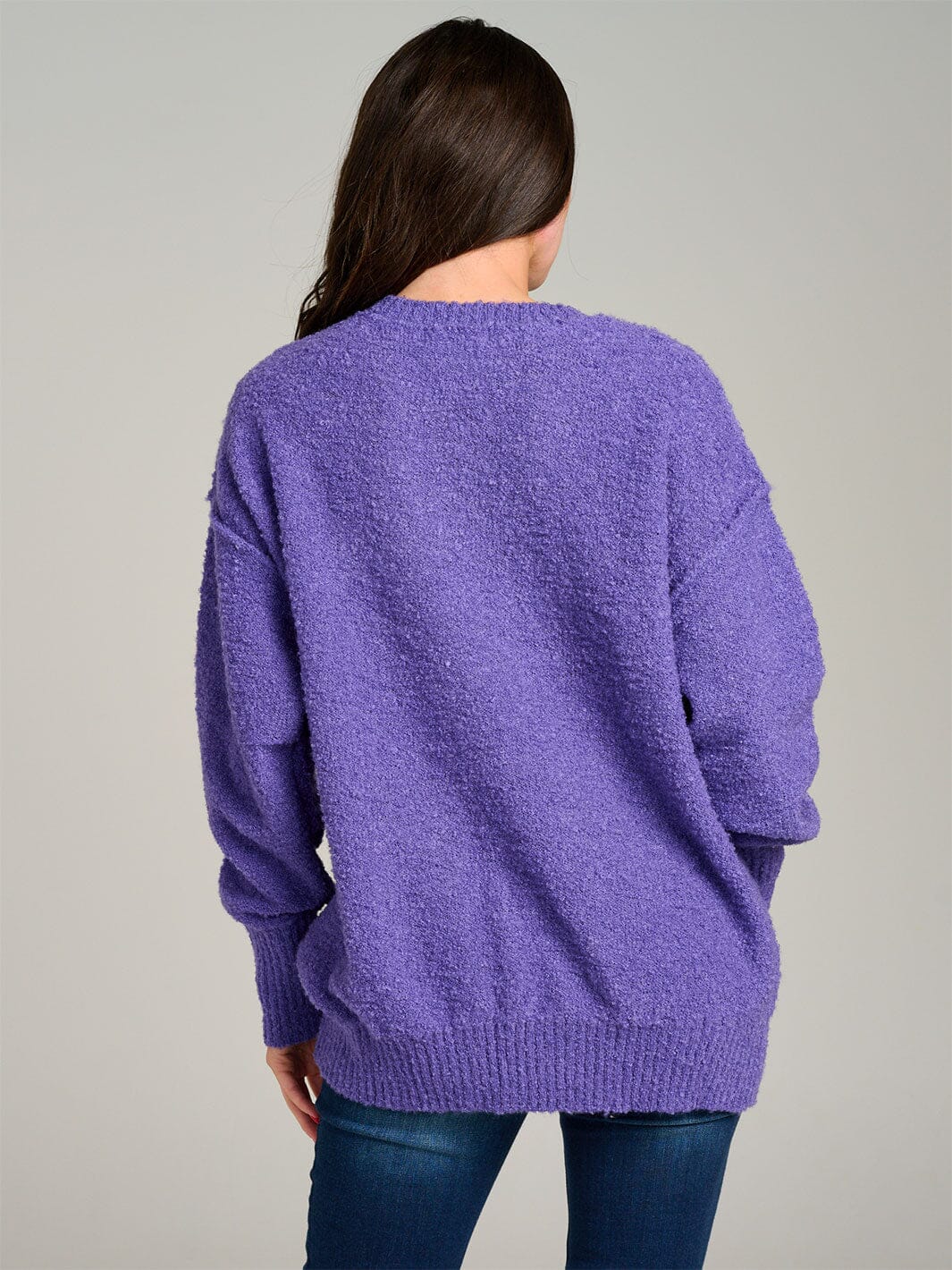 WOMEN'S LONG SLEEVE STARS GRAPHIC FUZZY PULLOVER SWEATER