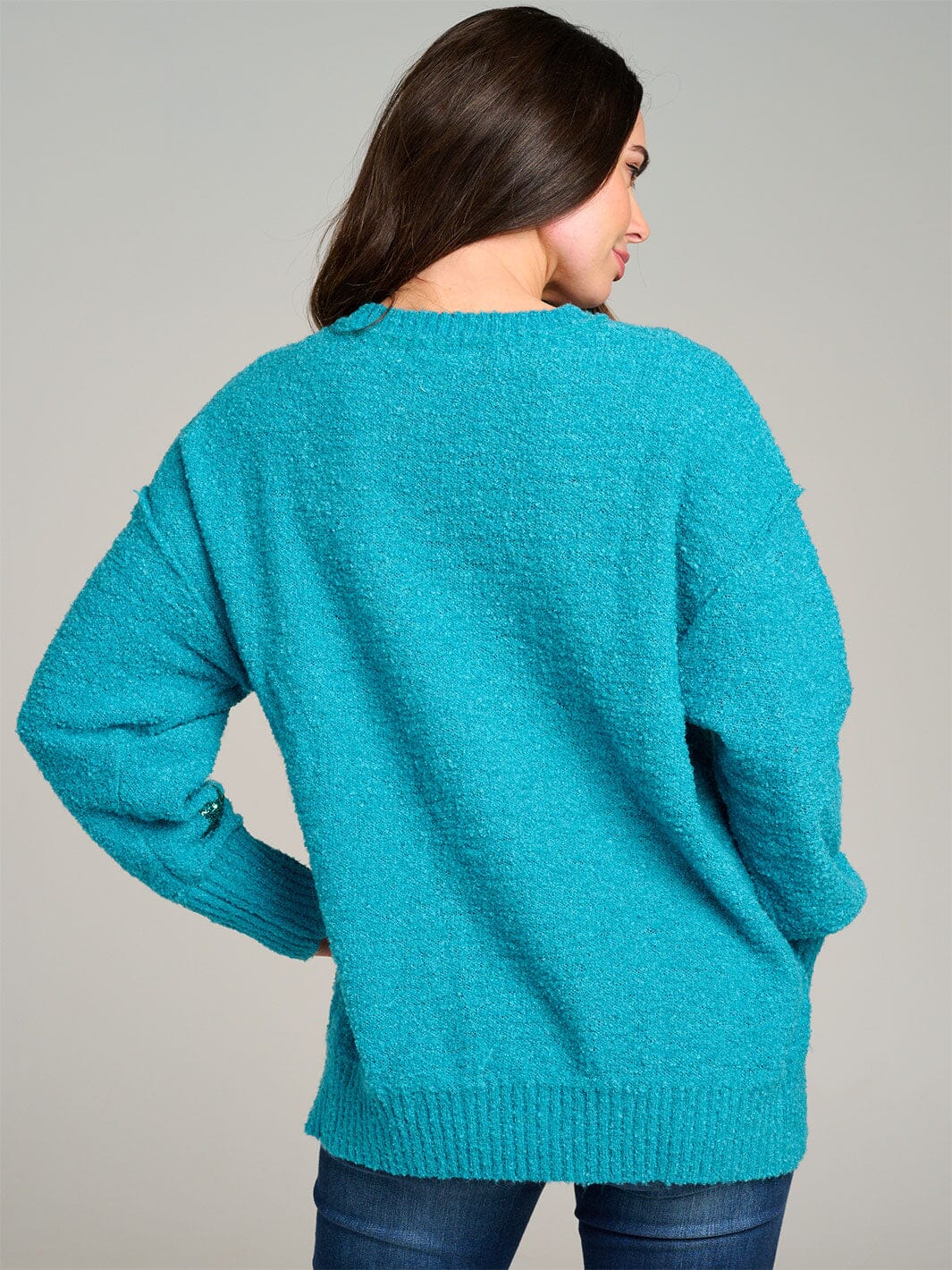 WOMEN'S LONG SLEEVE STARS GRAPHIC FUZZY PULLOVER SWEATER