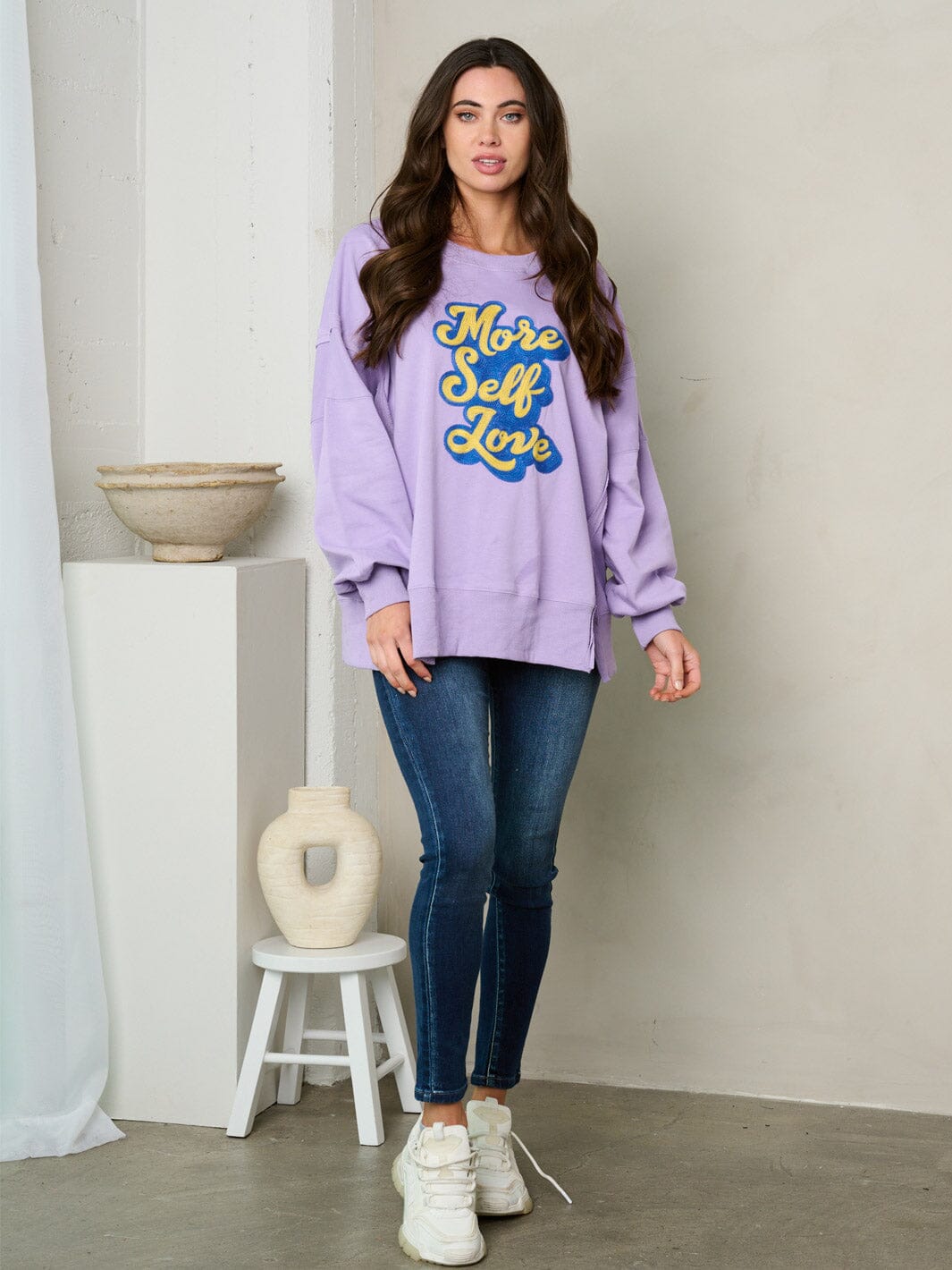 WOMEN'S LONG SLEEVE EMBROIDERY GRAPHIC DETAILED SWEATER