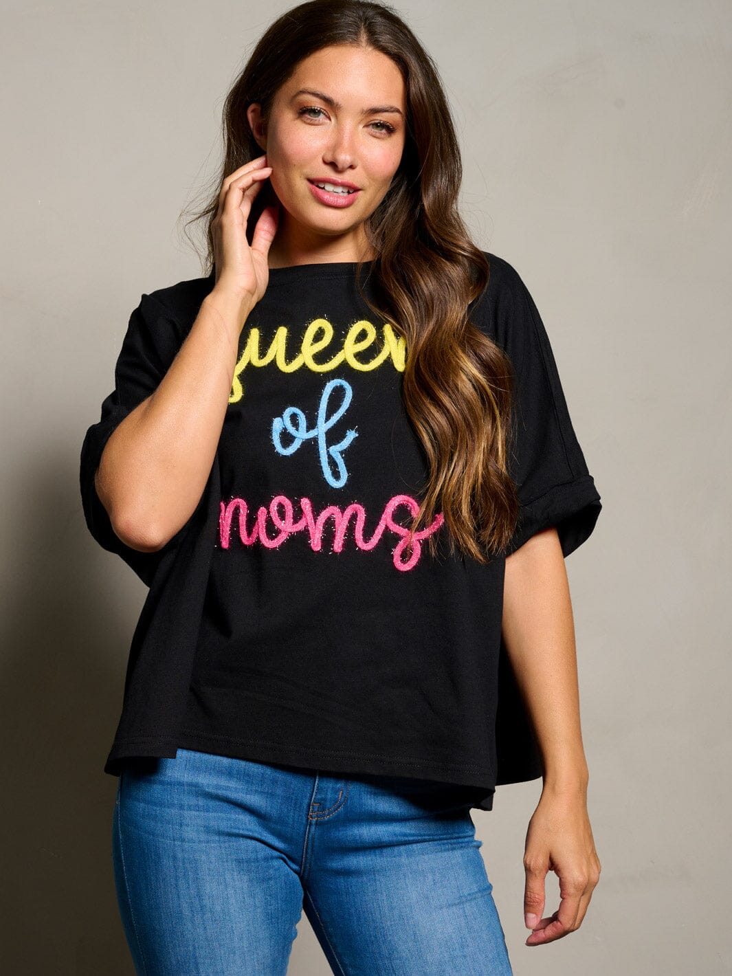 WOMEN'S SHORT SLEEVE QUEEN OF MOMS GRAPGIC TUNIC BLOUSE TOP