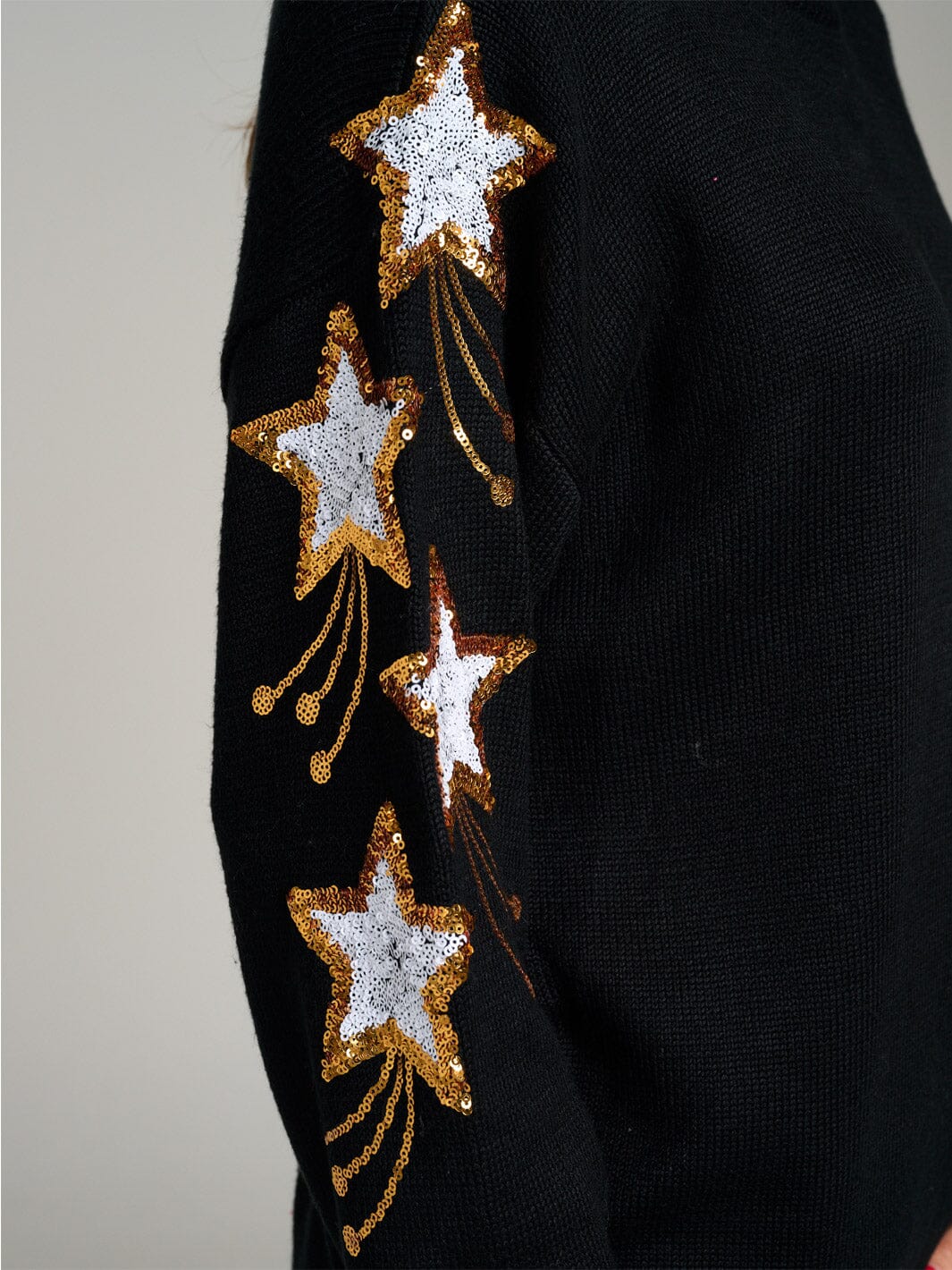 WOMEN'S LONG SLEEVE STARS GRAPHIC KNIT PULLOVER SWEATER