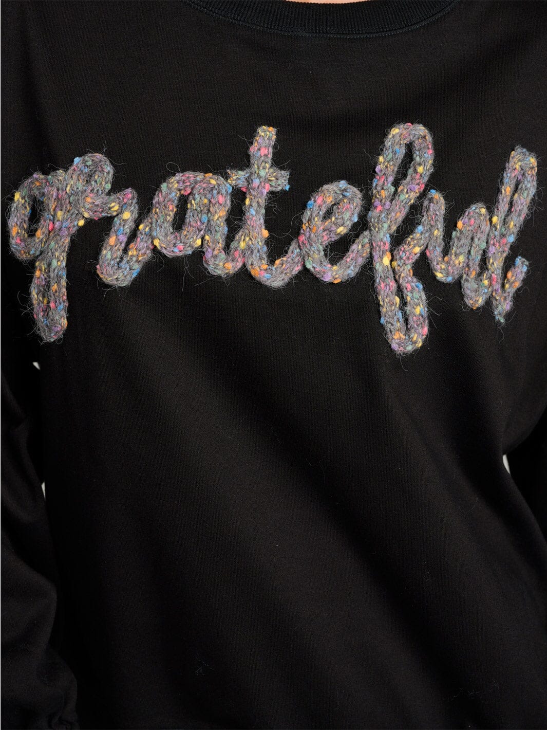 WOMEN'S LONG SLEEVE GRAPHIC PULLOVER SWEATER