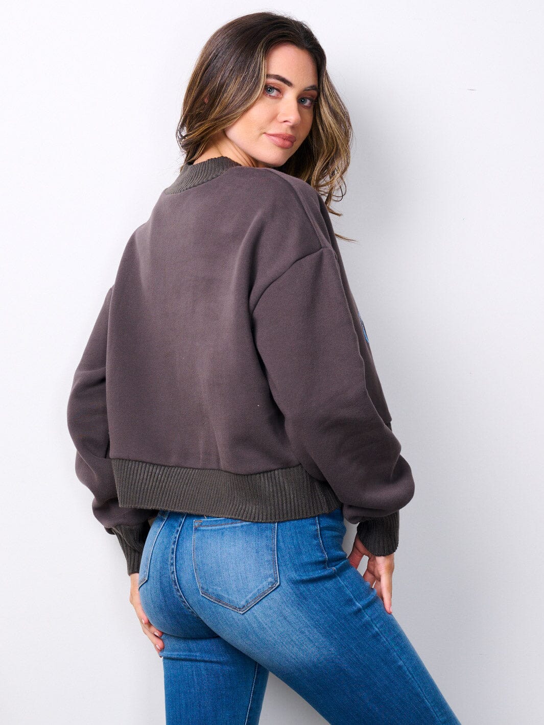 WOMEN'S LONG SLEEVE GRAPHIC SWEATER