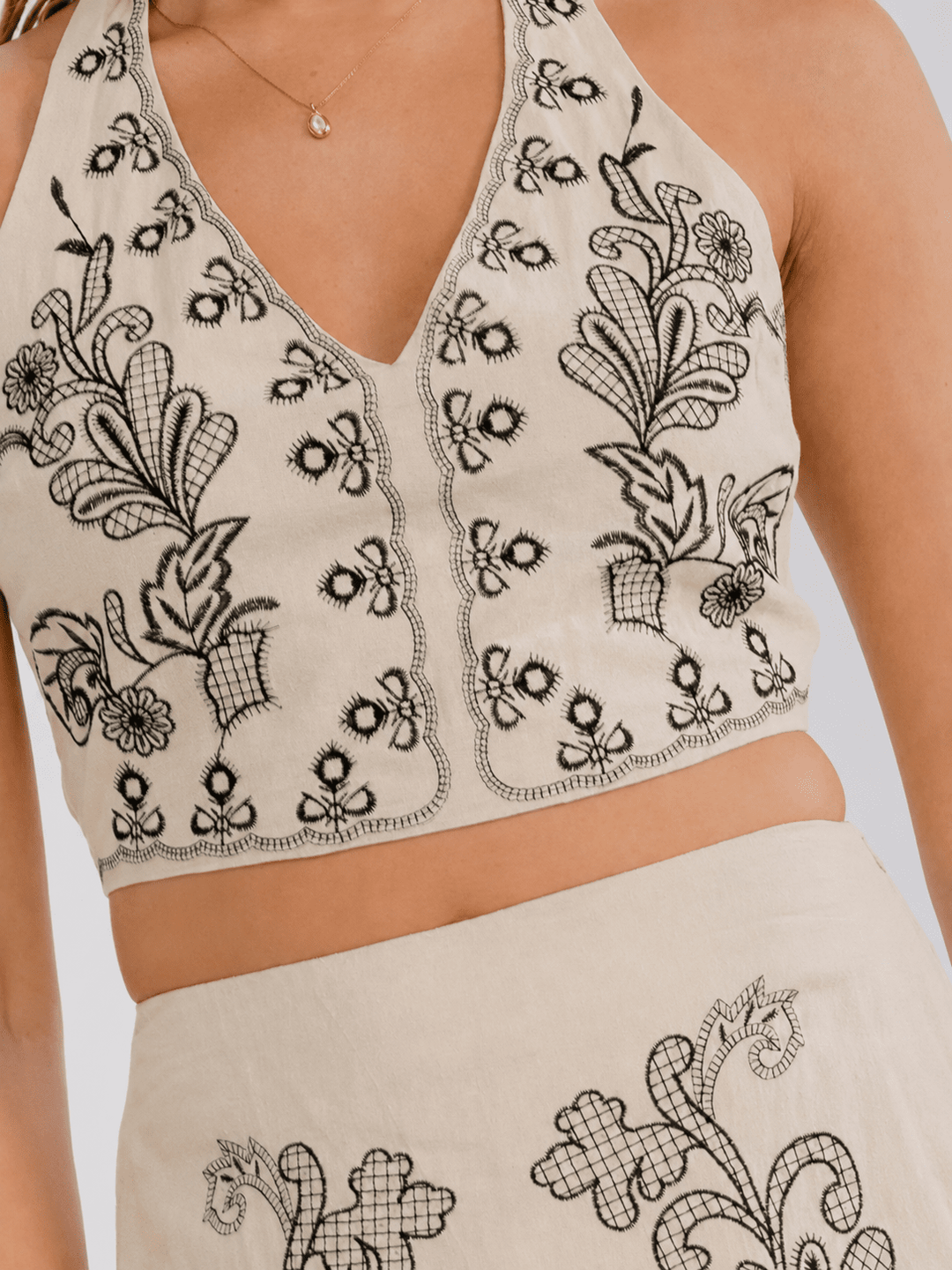 WOMEN'S HALTER NECK TOP & ZIP UP MINI SKIRT FLOWER EMBROIDERY 2PC. SET
