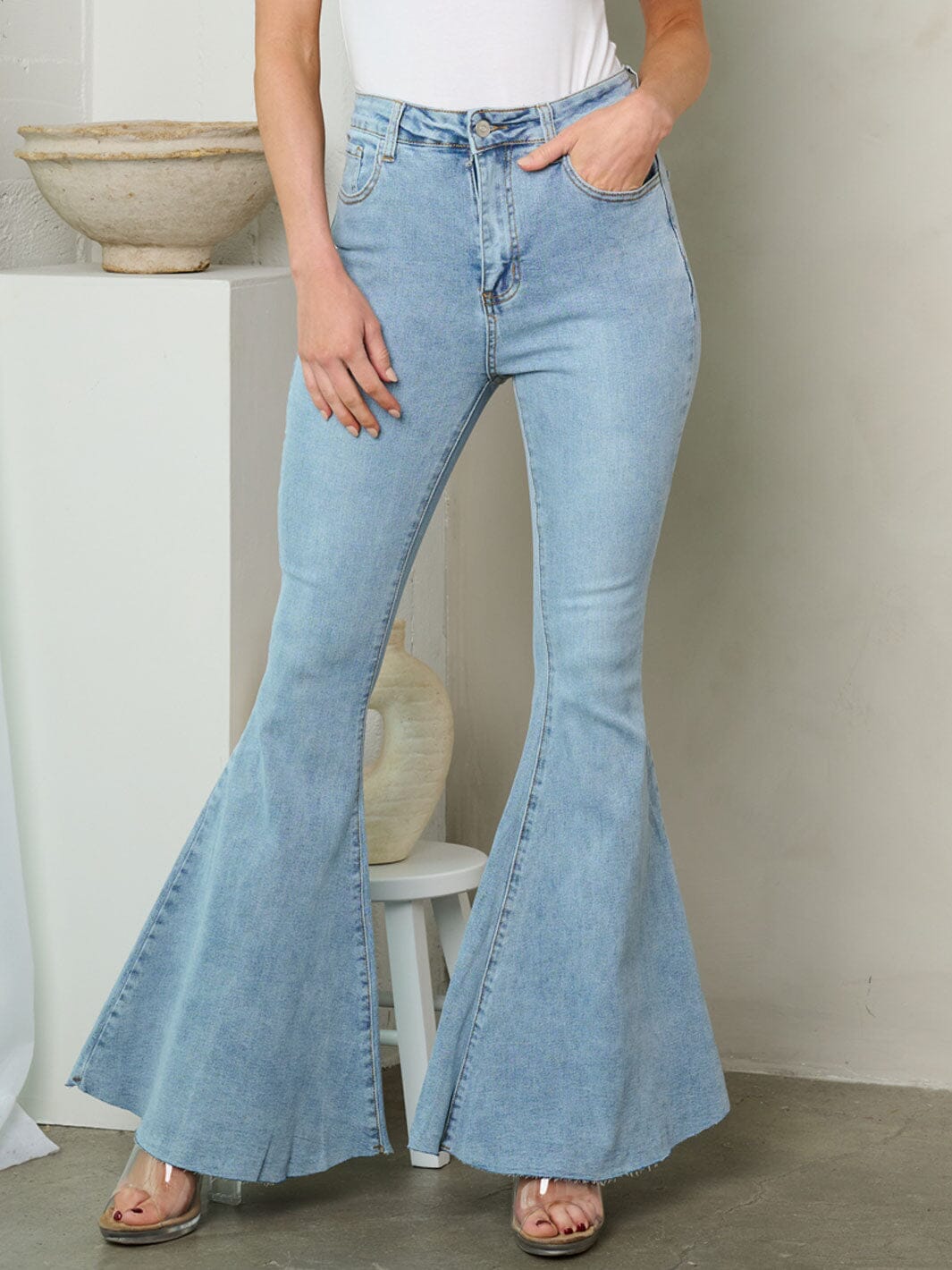 WOMEN'S HIGH RISE WASHED STRETCH BELL BOTTOMS JEANS
