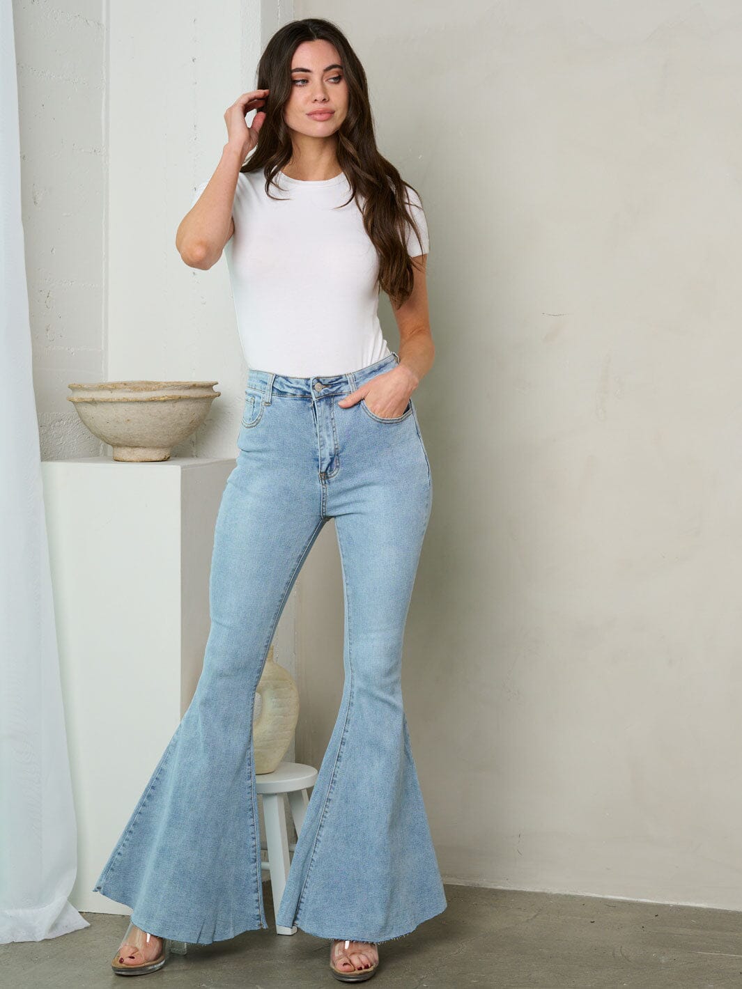 WOMEN'S HIGH RISE WASHED STRETCH BELL BOTTOMS JEANS