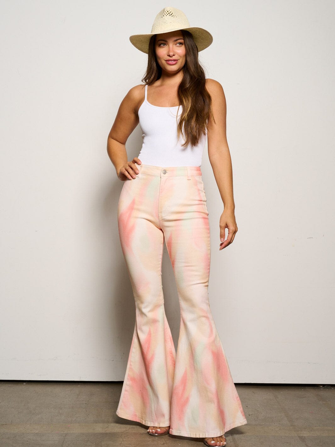 WOMEN'S BUTTON CLOSURE POCKETS TIE DYE BELL LEGS DENIM PANTS