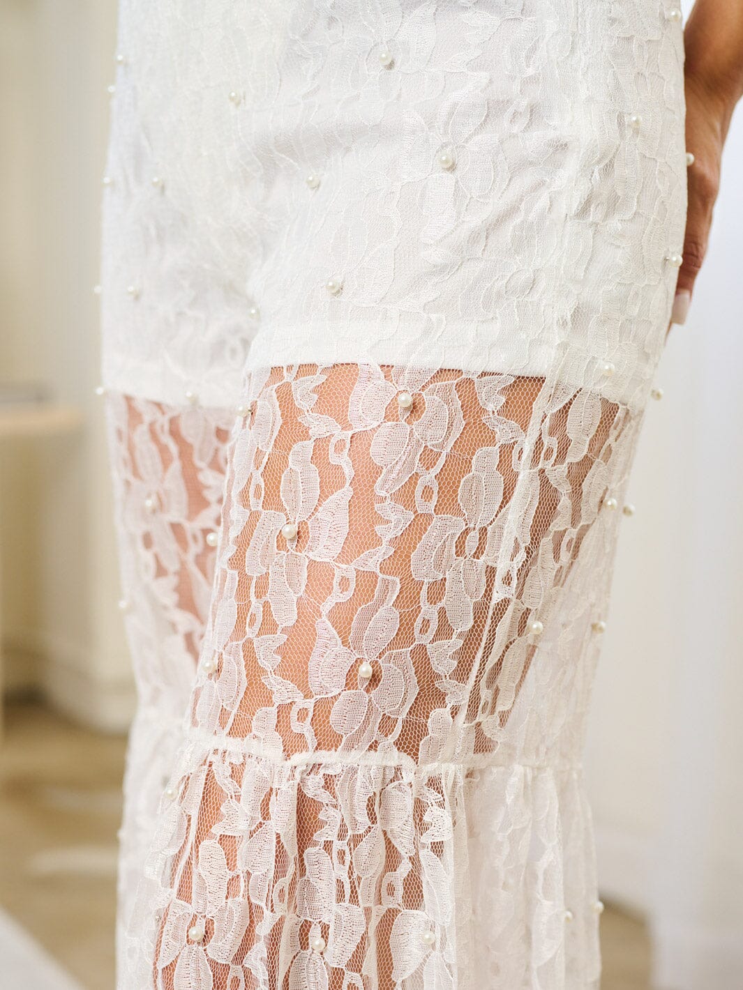 WOMEN'S BUTTON CLOSURE BELL LEG PEARL LACE PANTS