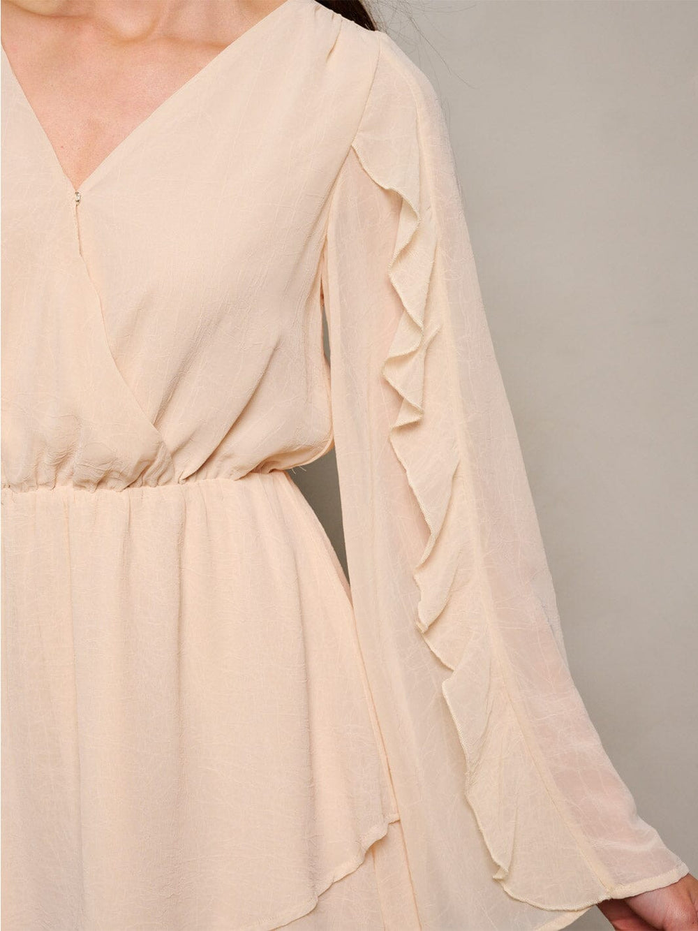 WOMEN'S LONG RUFFLE SLEEVE SURPLICE ELASTIC WAIST ROMPER