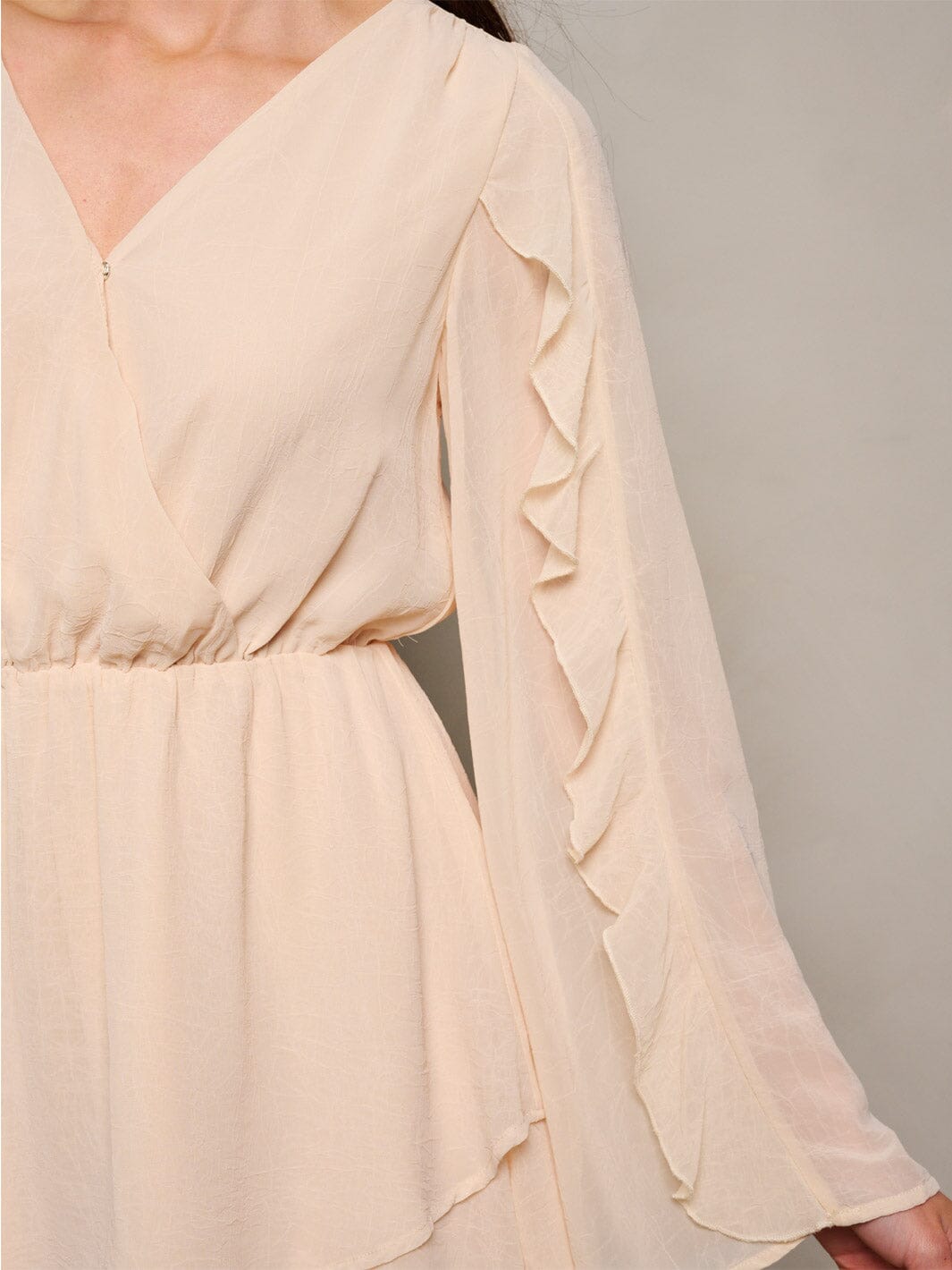 WOMEN'S LONG RUFFLE SLEEVE SURPLICE ELASTIC WAIST ROMPER