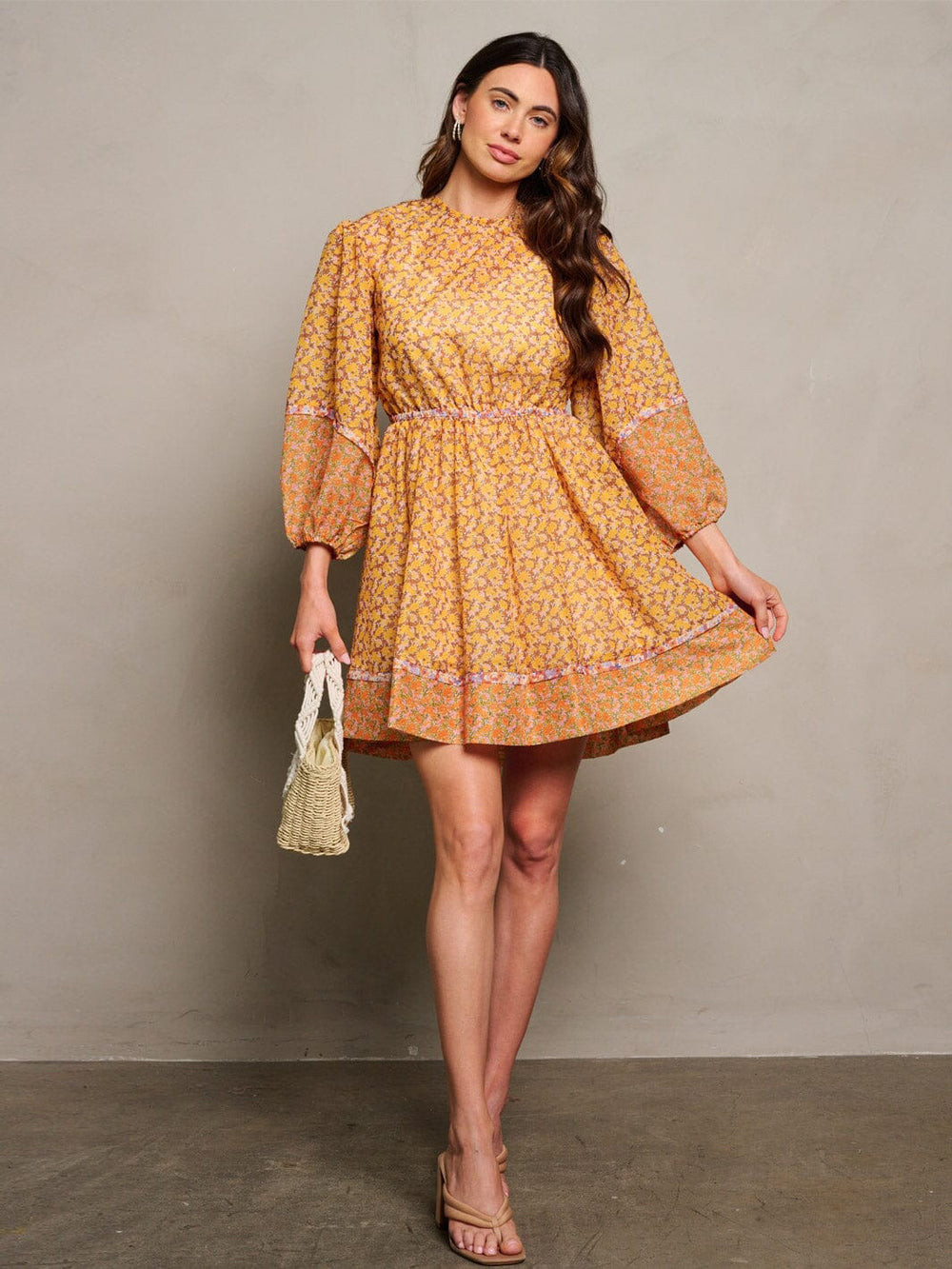WOMEN'S LONG SLEEVE CUT OUT BACK FLORAL PRINT MINI DRESS
