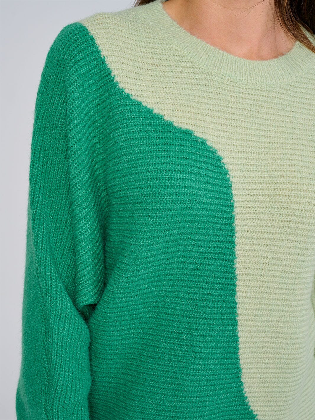 WOMEN'S LONG SLEEVE COLORBLOCK KNIT PULLOVER SWEATER