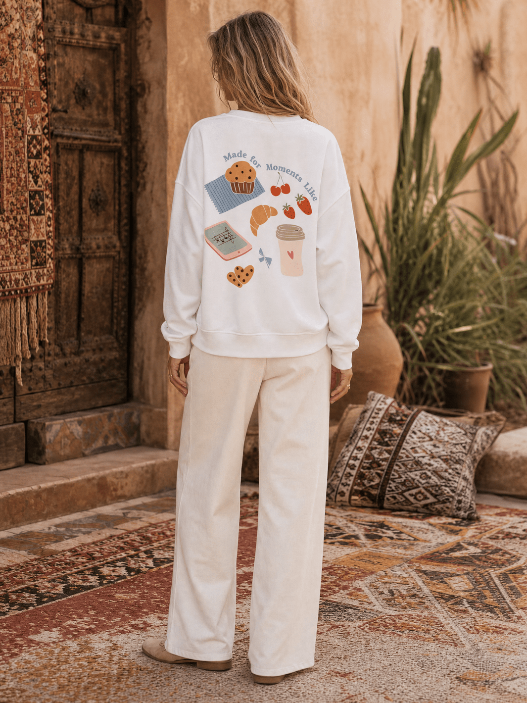WOMEN'S LONG SLEEVE GRAPHIC PULLOVER SWEATER
