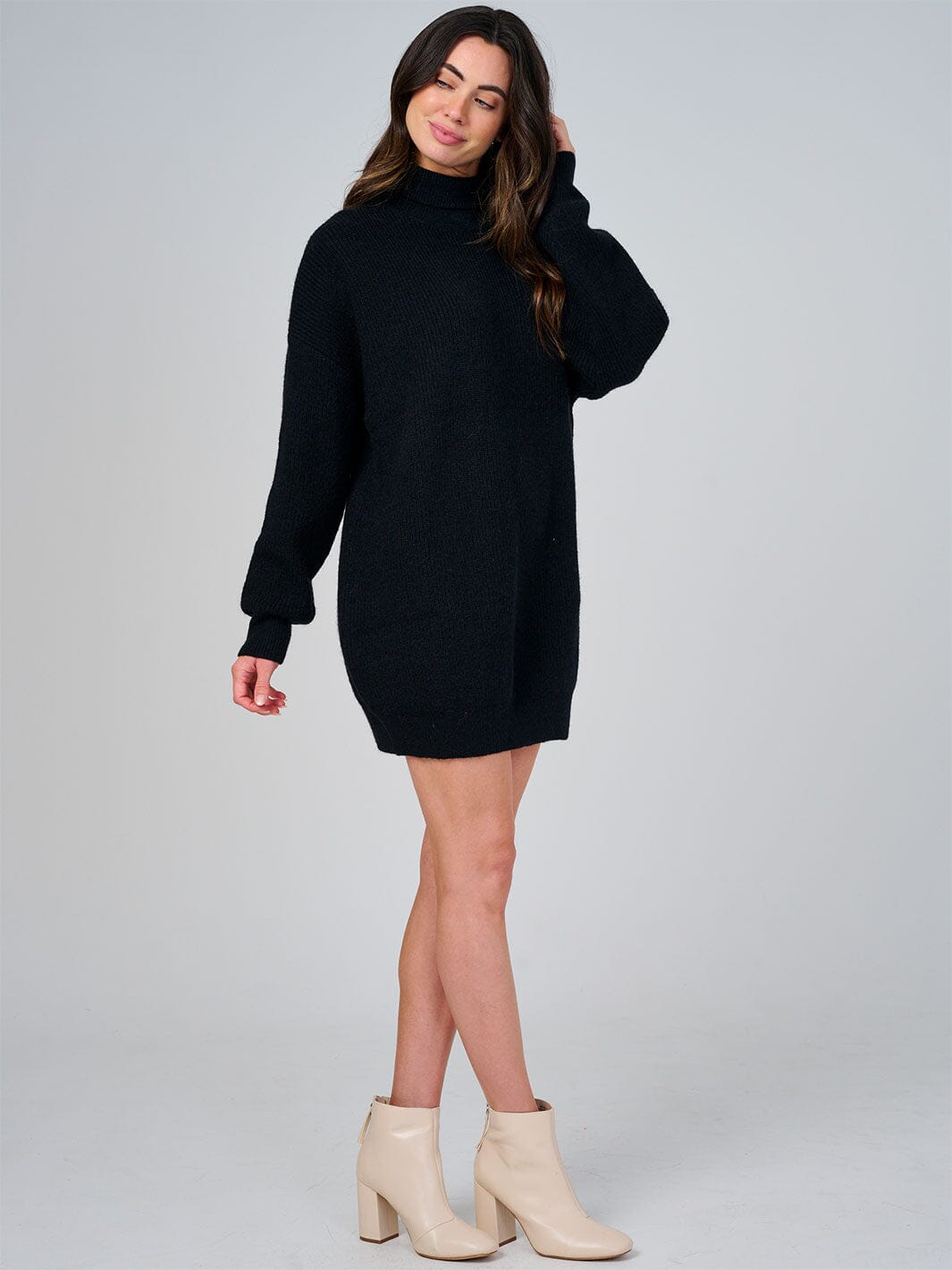 WOMEN'S LONG SLEEVE TURTLE NECK LOOSE FIT KNIT MINI DRESS