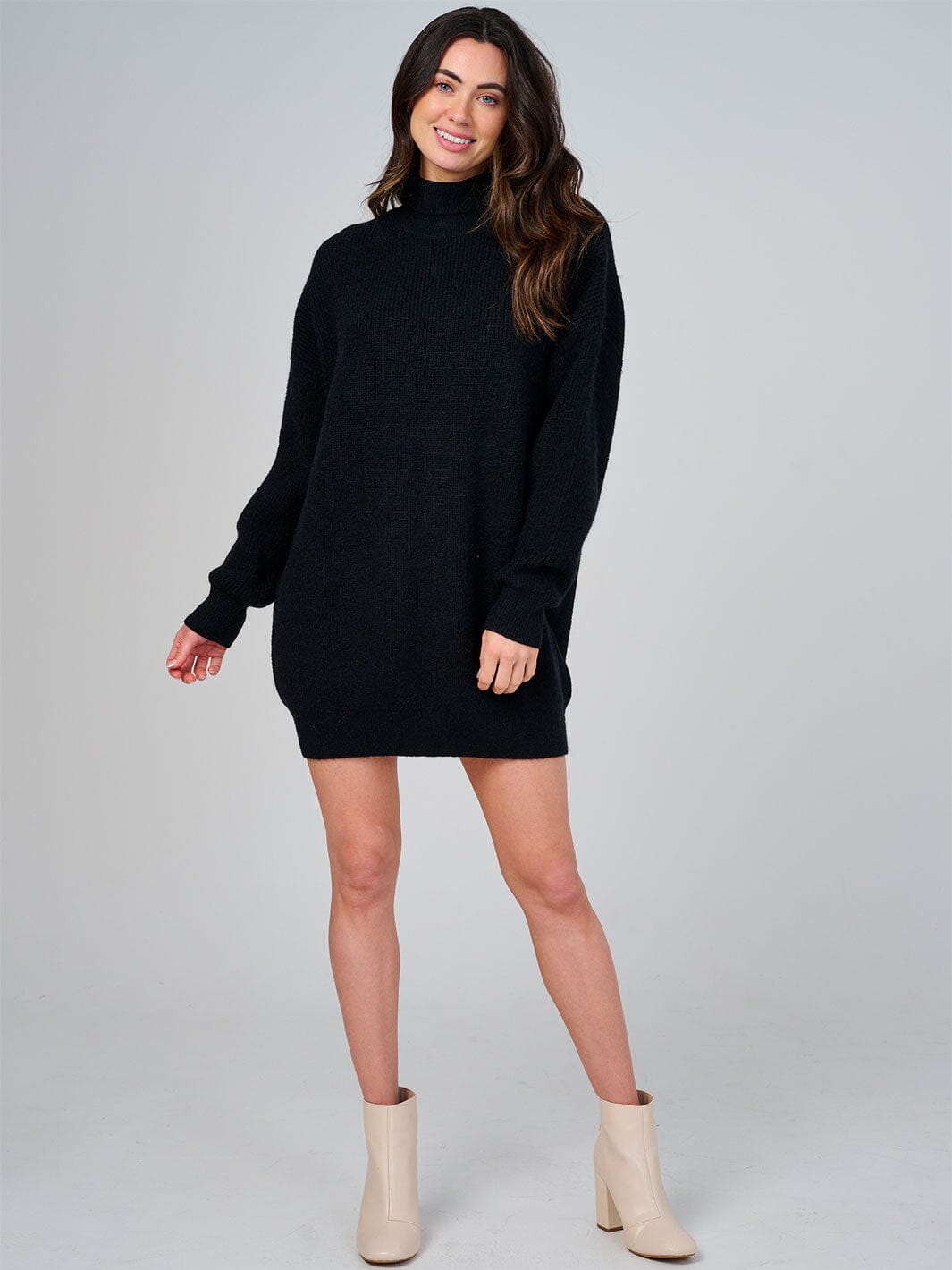 WOMEN'S LONG SLEEVE TURTLE NECK LOOSE FIT KNIT MINI DRESS