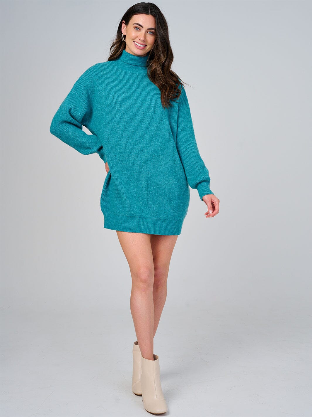 WOMEN'S LONG SLEEVE TURTLE NECK LOOSE FIT KNIT MINI DRESS