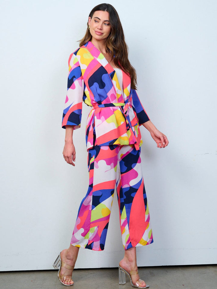 WOMEN'S BUTTON CLOSURE FRONT POCKETS MULTI PRINT CAPRI PANTS