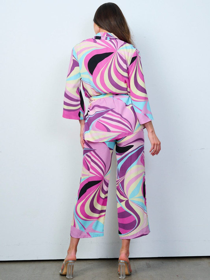 WOMEN'S BUTTON CLOSURE FRONT POCKETS MULTI PRINT CAPRI PANTS