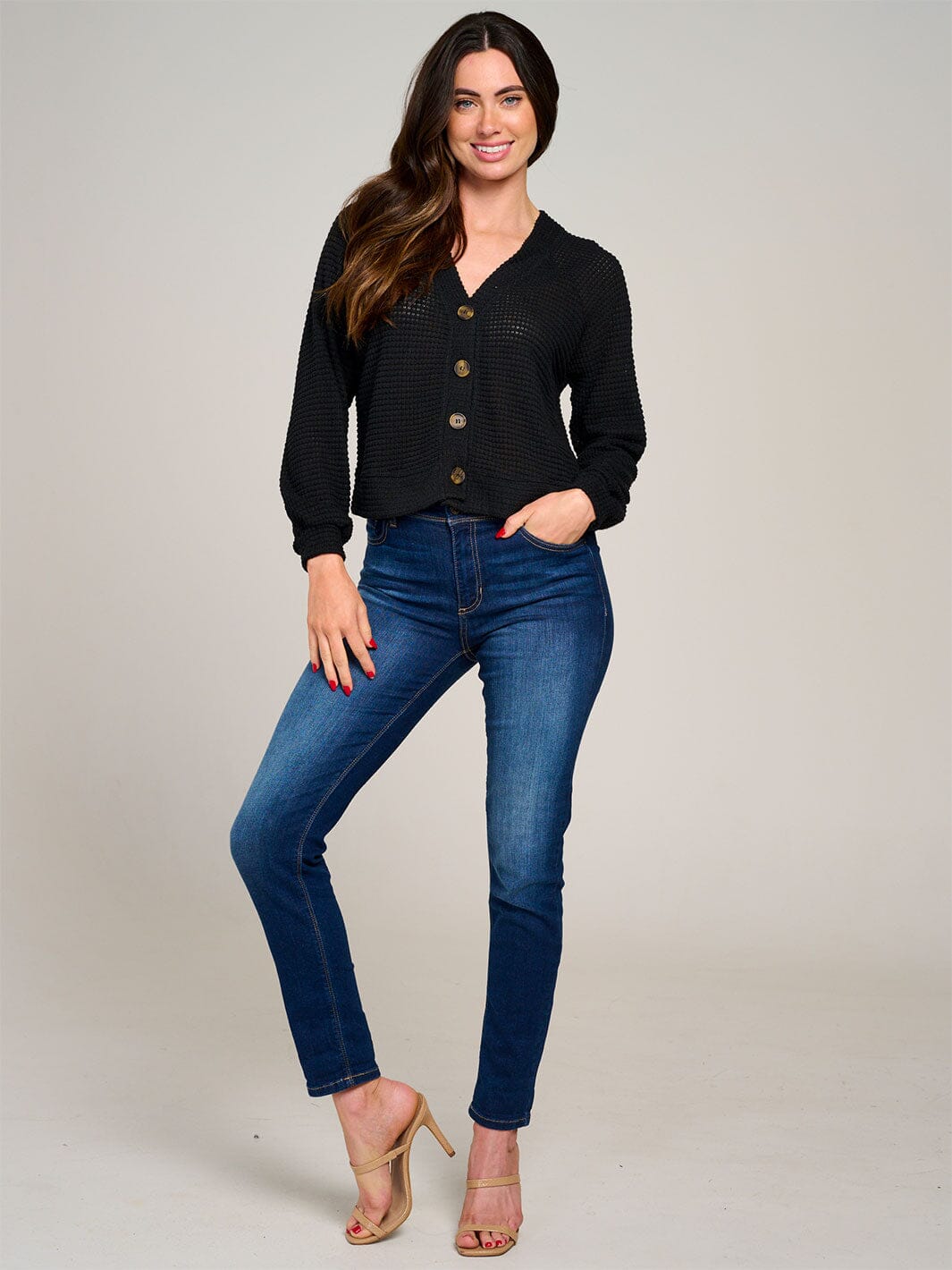 WOMEN'S LONG SLEEVE V-NECK BUTTON CLOSURE KNIT TOP