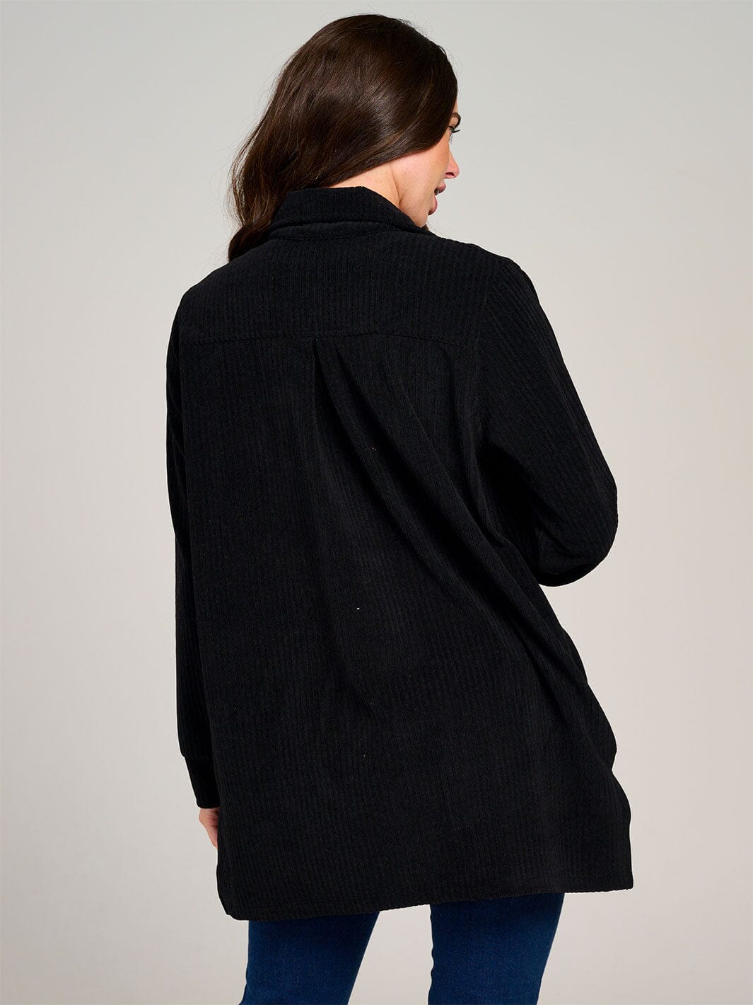 WOMEN'S LONG SLEEVE BUTTON CLOSURE FRONT POCKETS RIBBED SHACKET