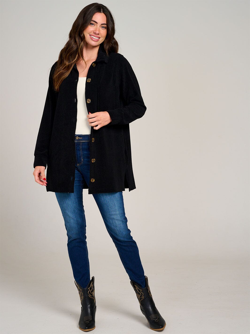 WOMEN'S LONG SLEEVE BUTTON CLOSURE FRONT POCKETS RIBBED SHACKET