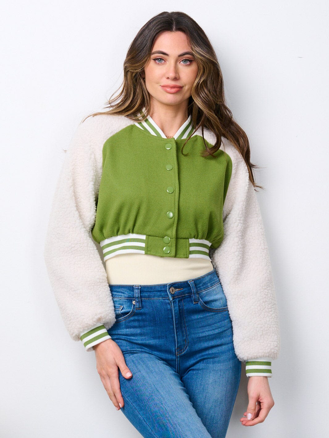 WOMEN'S LONG SLEEVE BUTTON UP SHERPA CROP JACKET