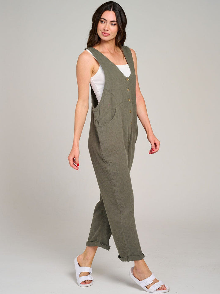 WOMEN'S SLEEVELESS FRONT POCKET BUTTON UP WIDE LEG JUMPSUIT
