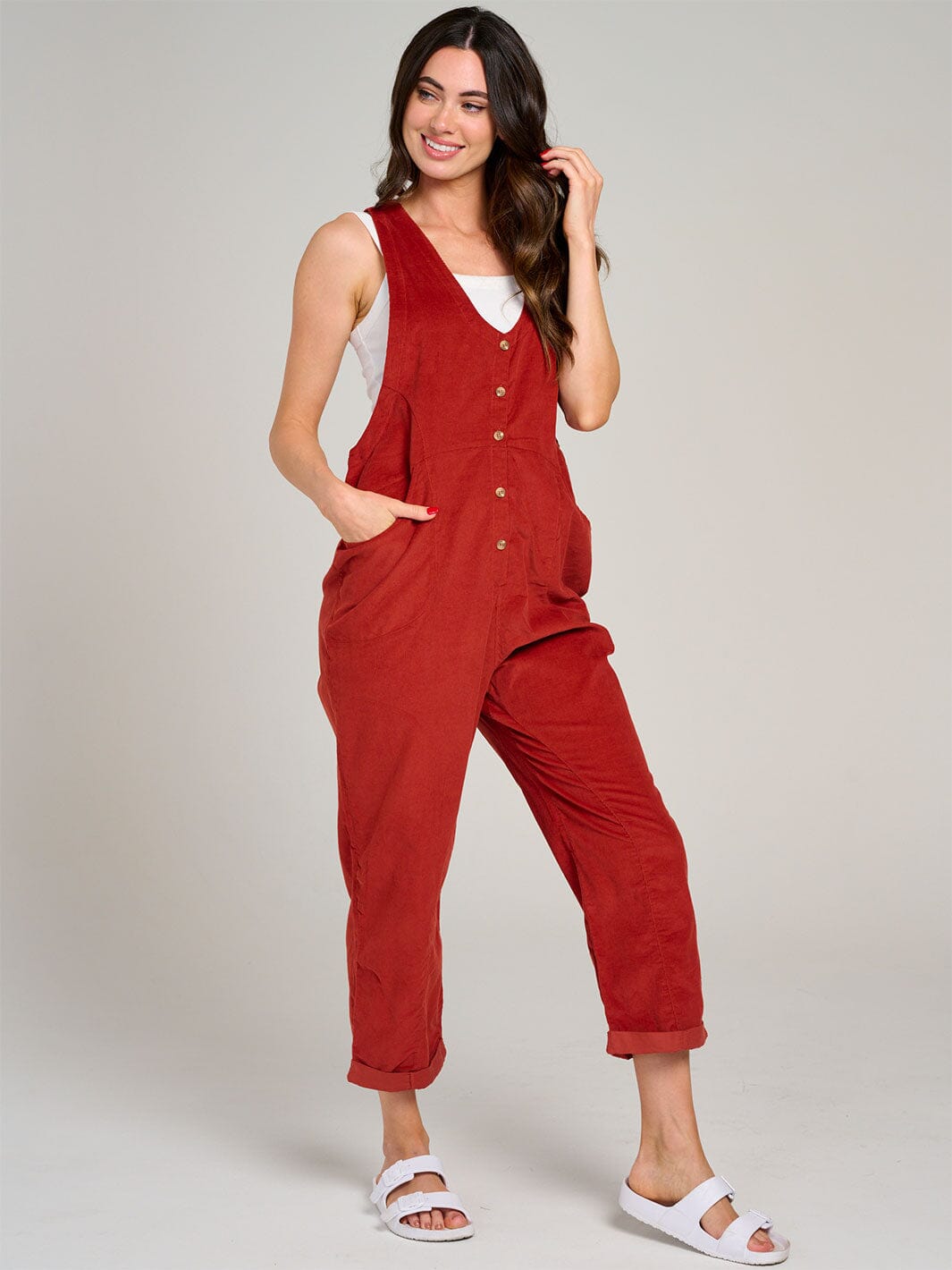 WOMEN'S SLEEVELESS FRONT POCKET BUTTON UP WIDE LEG JUMPSUIT