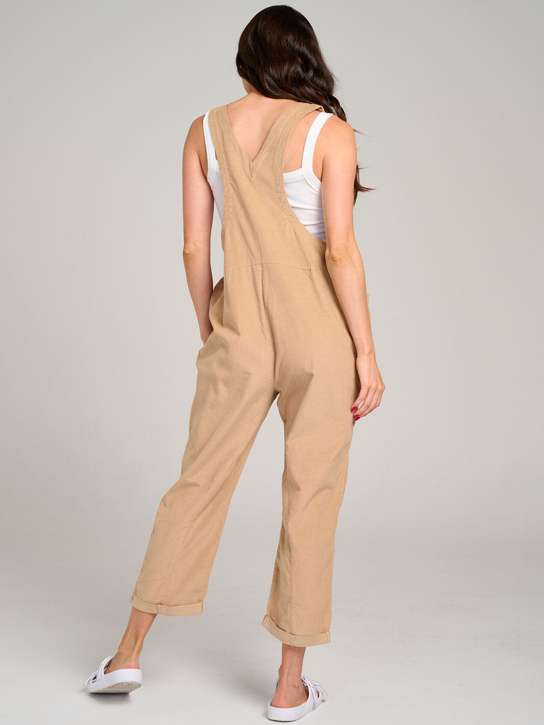WOMEN'S SLEEVELESS FRONT POCKET BUTTON UP WIDE LEG JUMPSUIT