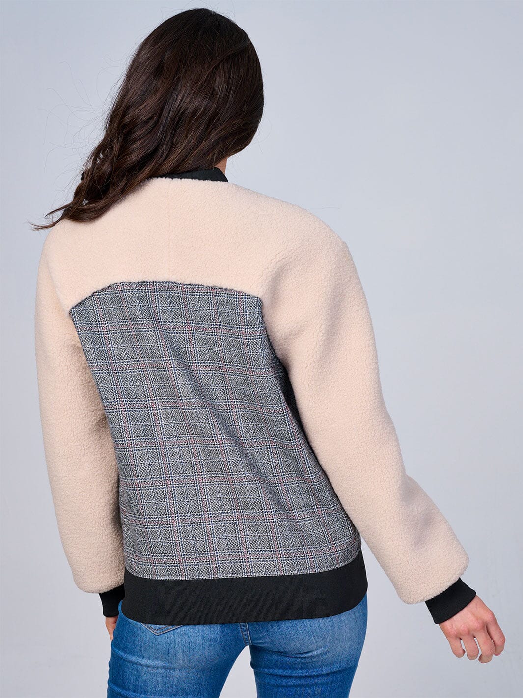 WOMEN'S LONG SLEEVE BUTTON CLOSURE FRONT POCKET SHERPA CONTRAST JACKET