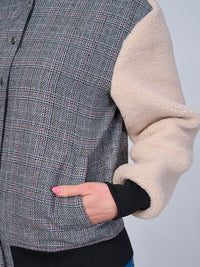 WOMEN'S LONG SLEEVE BUTTON CLOSURE FRONT POCKET SHERPA CONTRAST JACKET